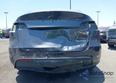 2024 Tesla Model Y Long Range Dual Motor All-Wheel Drive из США, поврежденный, VIN 7SAYGDEE5RA222252